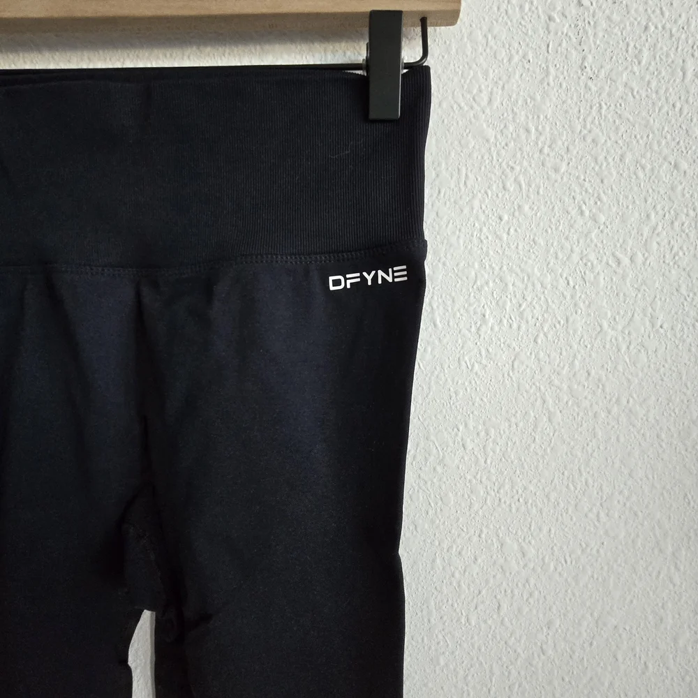 High-Waist Black Women's Leggings - Picture 3 of 8